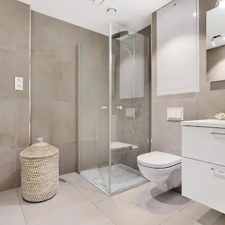 New! Modern & Central Couples Apartement! Апартаменти *