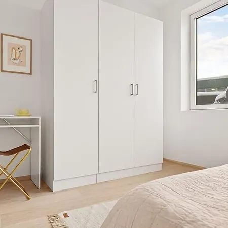 New! Modern & Central Couples Apartement!